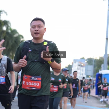 Runner Photo 3768573