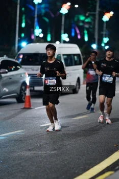 Runner Photo 3768643