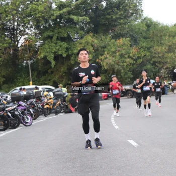 Runner Photo 3768653