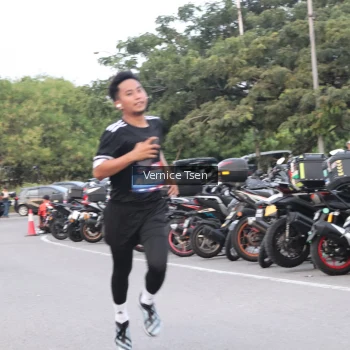 Runner Photo 3768686