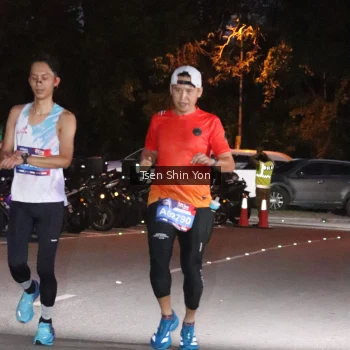 Runner Photo 3768715