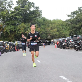 Runner Photo 3769045
