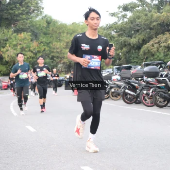 Runner Photo 3769525