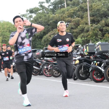 Runner Photo 3769723