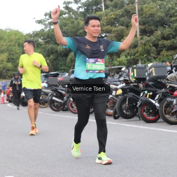 Runner Photo 3769915