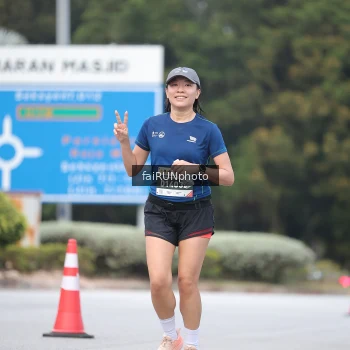 Runner Photo 3770001
