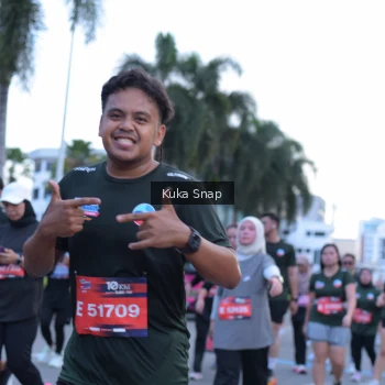Runner Photo 3770022