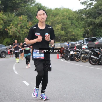 Runner Photo 3770080