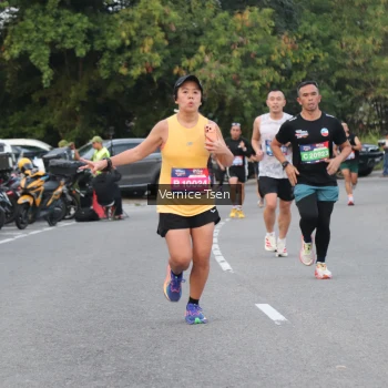 Runner Photo 3770105
