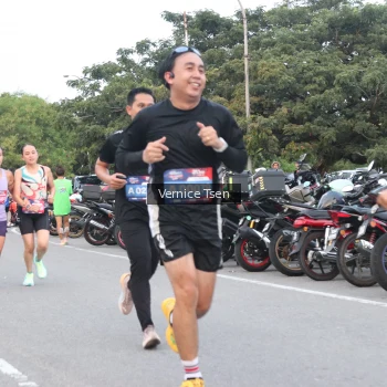 Runner Photo 3770511