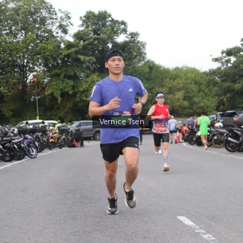 Runner Photo 3770591