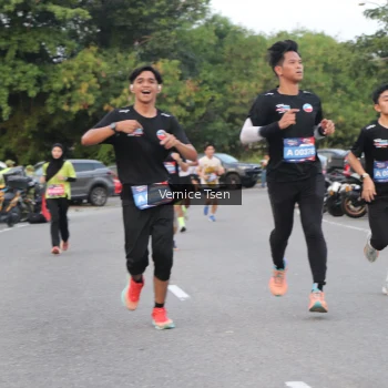 Runner Photo 3770865