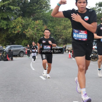Runner Photo 3771216