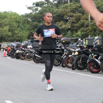 Runner Photo 3771579