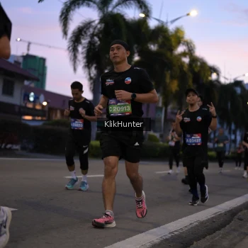 Runner Photo 3771713