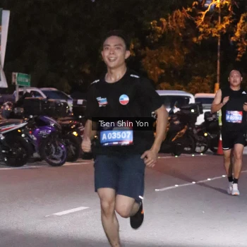 Runner Photo 3774060