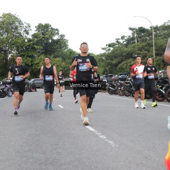 Runner Photo 3774387