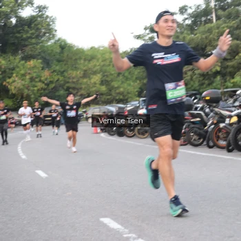 Runner Photo 3774518