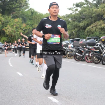 Runner Photo 3774681