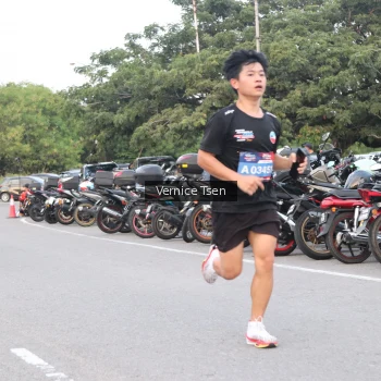 Runner Photo 3774702