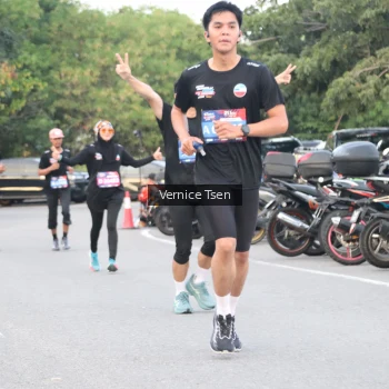 Runner Photo 3774787