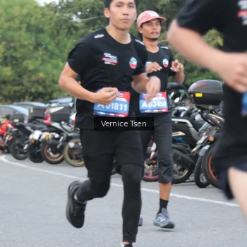 Runner Photo 3774913