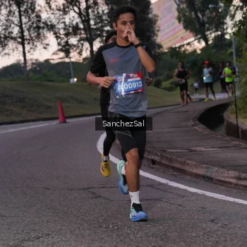 Runner Photo 3775196