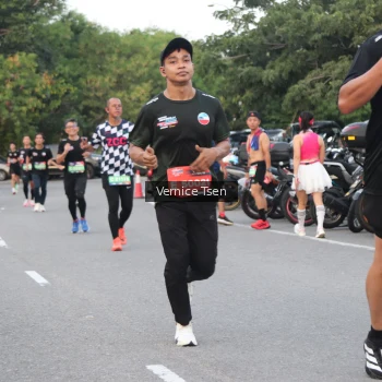 Runner Photo 3775589