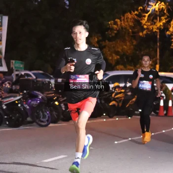 Runner Photo 3775846