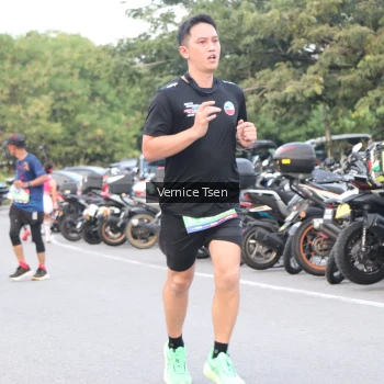 Runner Photo 3775981