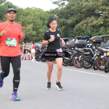 Runner Photo 3776077