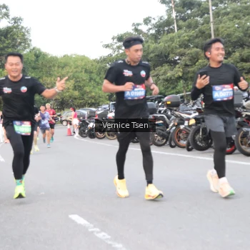 Runner Photo 3776204