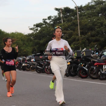 Runner Photo 3776515