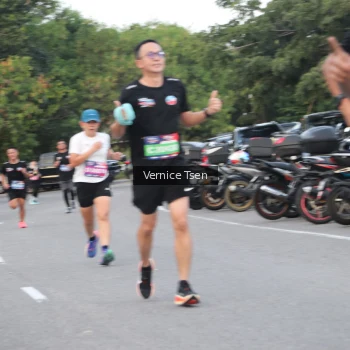 Runner Photo 3776634