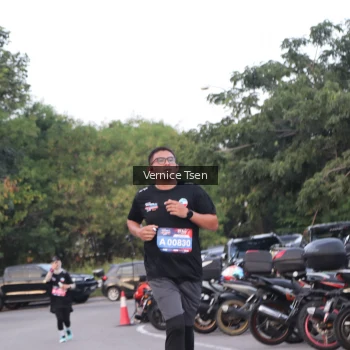 Runner Photo 3776796