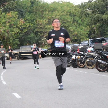 Runner Photo 3776797