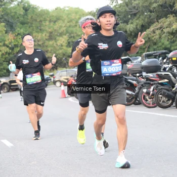 Runner Photo 3776807