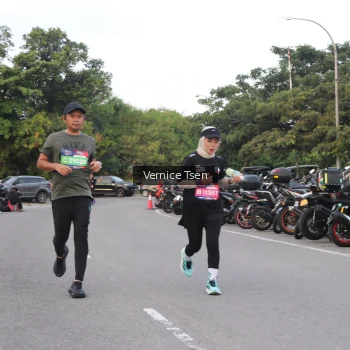 Runner Photo 3776816