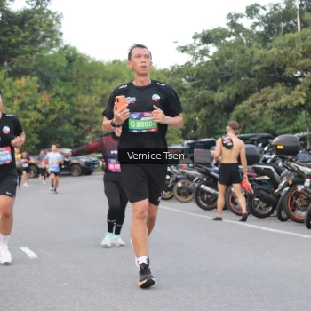 Runner Photo 3776937