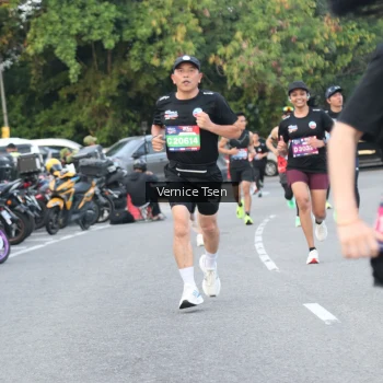 Runner Photo 3777680
