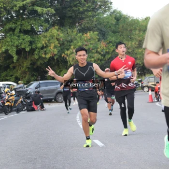 Runner Photo 3777760