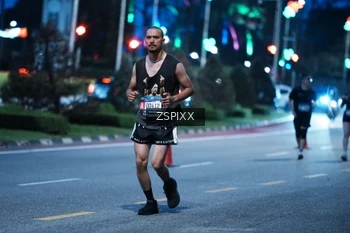 Runner Photo 3777810