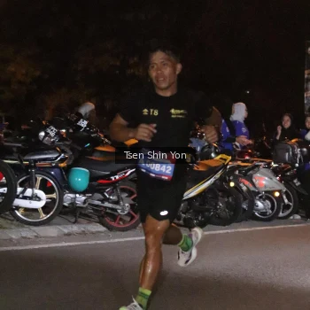 Runner Photo 3777952