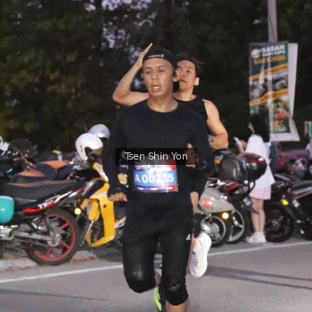 Runner Photo 3777995