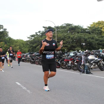 Runner Photo 3778606