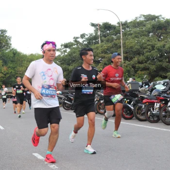 Runner Photo 3778837