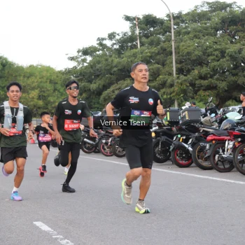 Runner Photo 3778895