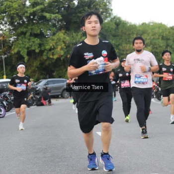 Runner Photo 3779134