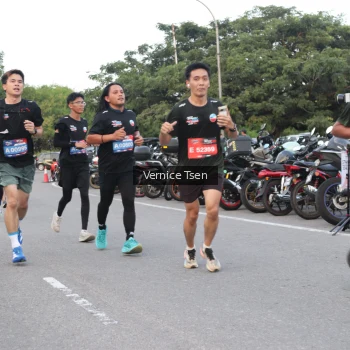Runner Photo 3779371