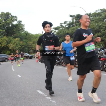 Runner Photo 3779659